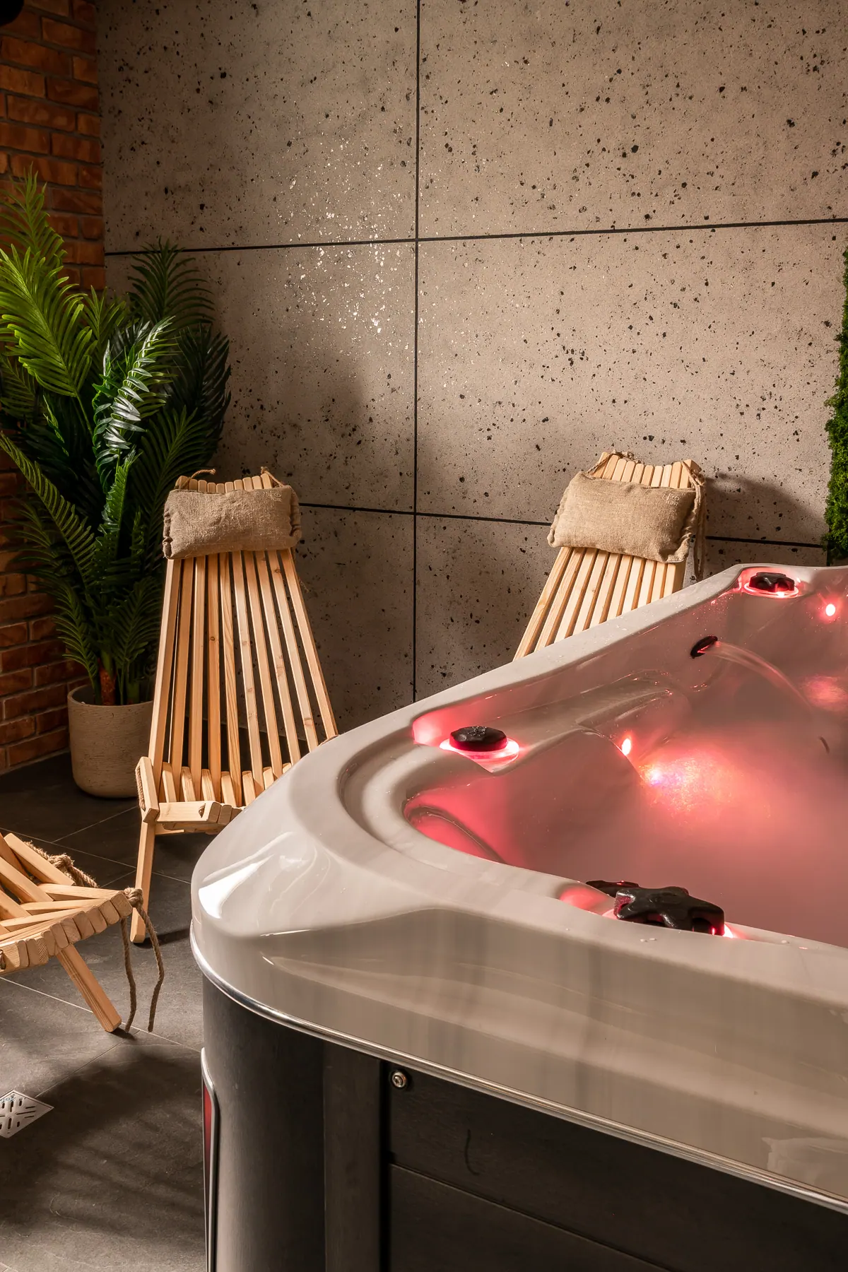 Jacuzzi w strefie SPA Villa Top